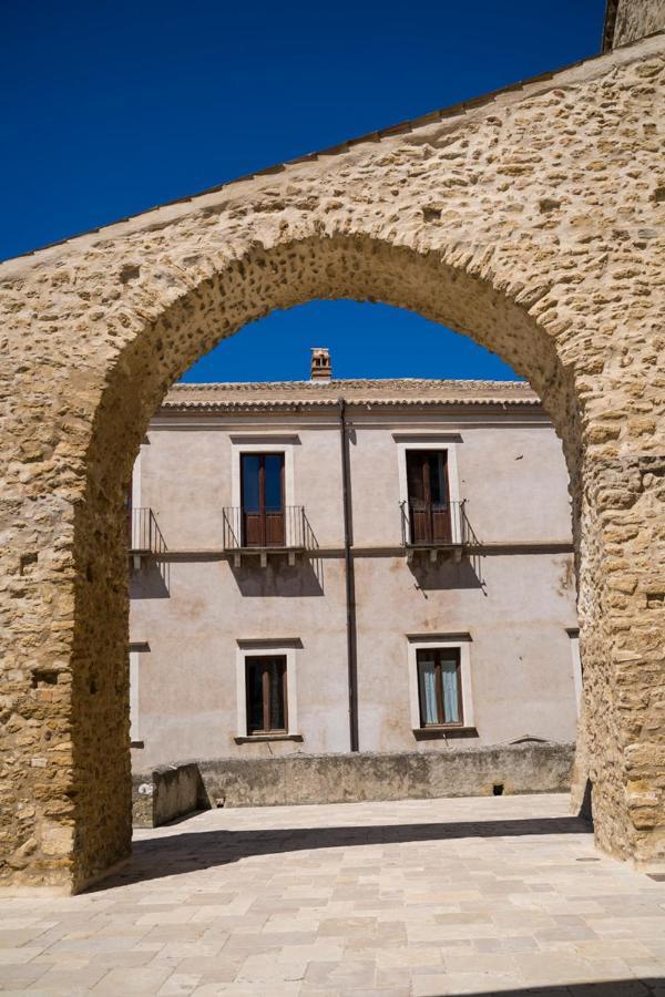 Palazzo Laureano - Dimora Storica Hotel Tricarico Екстериор снимка