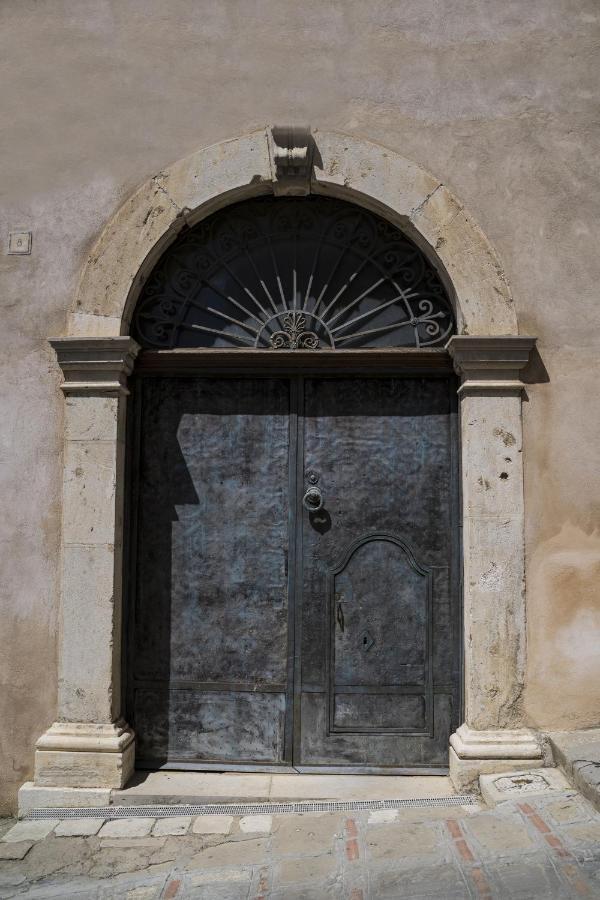 Palazzo Laureano - Dimora Storica Hotel Tricarico Екстериор снимка