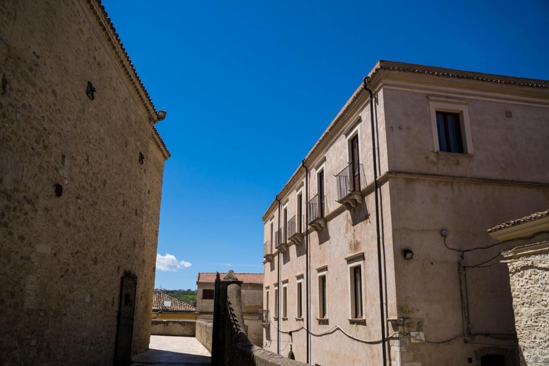 Palazzo Laureano - Dimora Storica Hotel Tricarico Екстериор снимка